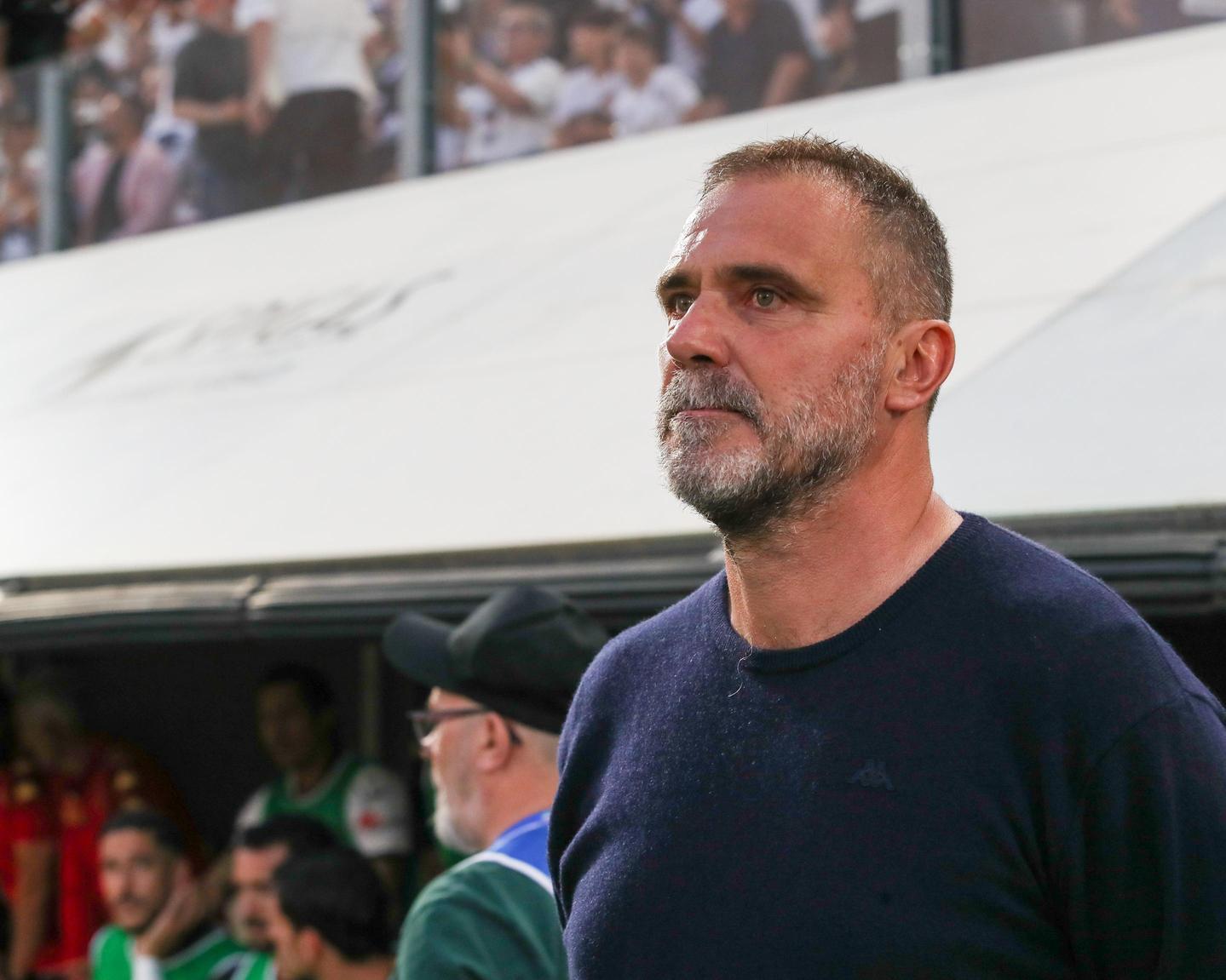 Spezia Calcio: Incontro decisivo tra D’Angelo e dirigenti per il futuro del club Spezia Calcio: Incontro decisivo tra D’Angelo e dirigenti per il futuro del club