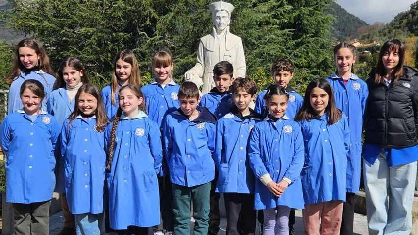 I bambini della. quinta della scuola ’Le Grazie’ che hanno affrontato il tema dell’acqua I bambini della. quinta della scuola ’Le Grazie’ che hanno affrontato il tema dell’acqua