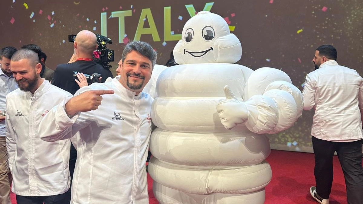 Lo chef Giacomo Devoto alla premiazione Michelin Lo chef Giacomo Devoto alla premiazione Michelin