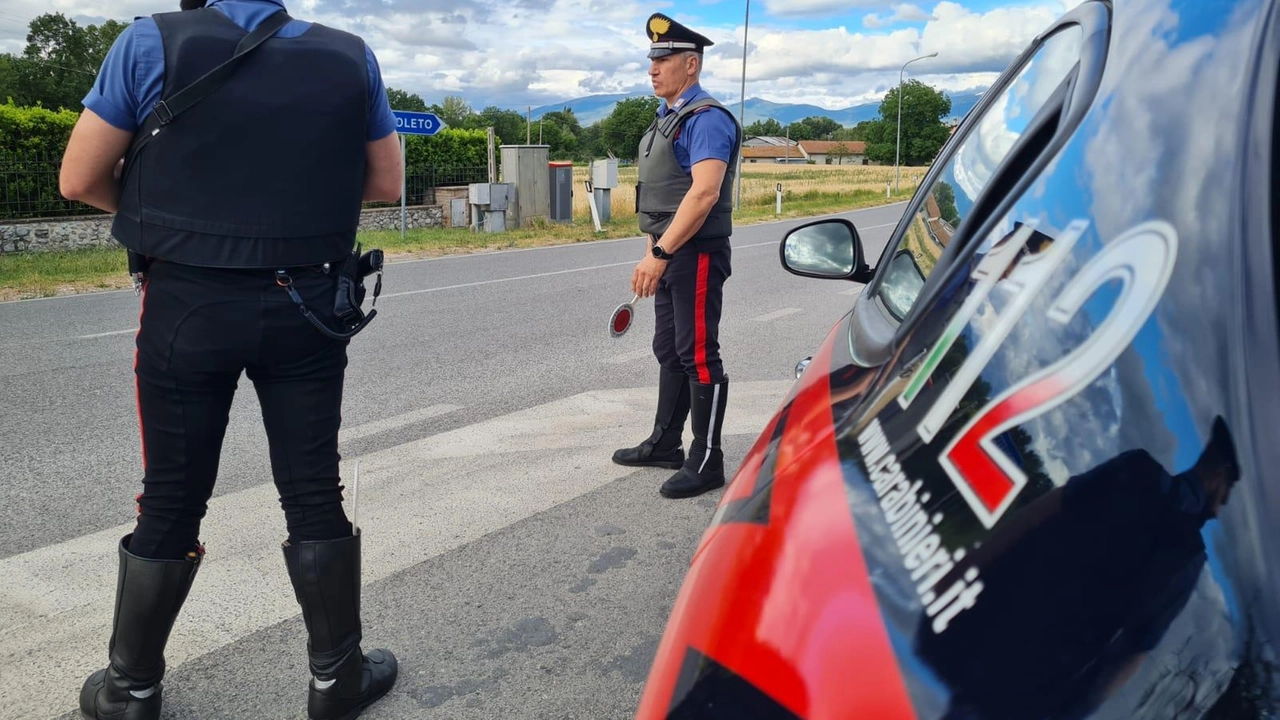 Alla contestazione dell’illecito l’uomo, invece di mantenere la calma in presenza di una conclamata irregolarità, ha ben pensato di reagire con frasi ingiuriose nei confronti dei carabinieri Alla contestazione dell’illecito l’uomo, invece di mantenere la calma in presenza di una conclamata irregolarità, ha ben pensato di reagire con frasi ingiuriose nei confronti dei carabinieri