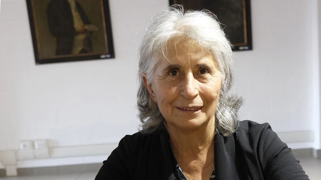 Carmela Bianchini, capogruppo di maggioranza, ha criticato la scelta dell’opposizione e del consigliere Vesco di votare contro il debito fuori bilancio nato, ha sostenuto, per un provvedimento teso a difendere il diritto alla salute
