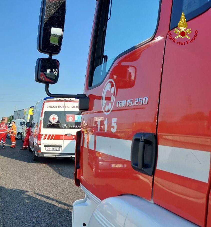 Capalbio, scontro auto-tir: tremendo incidente sull’Aurelia. Un morto e un ferito grave