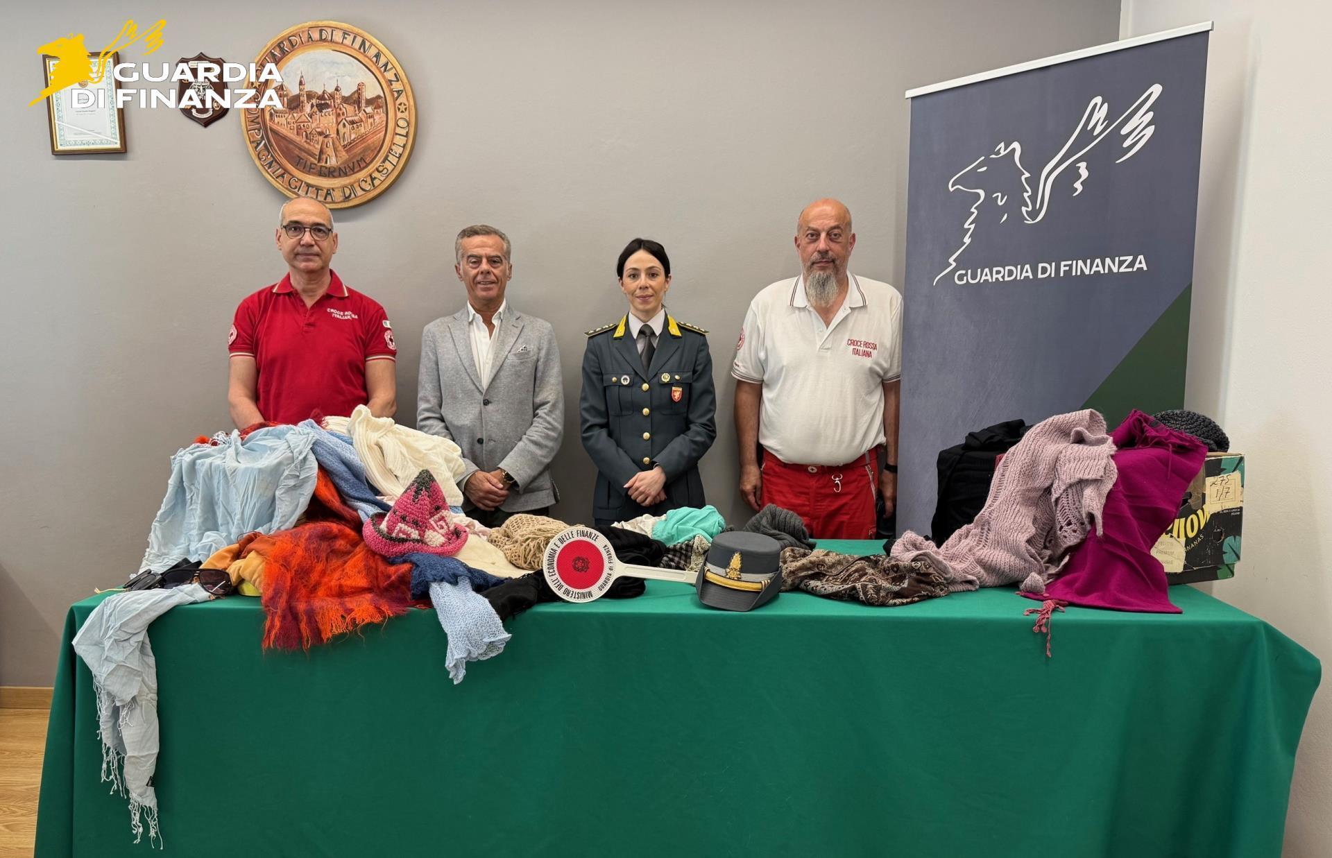 il bottino illegale delle fiere alla caritas i prodotti sequestrati