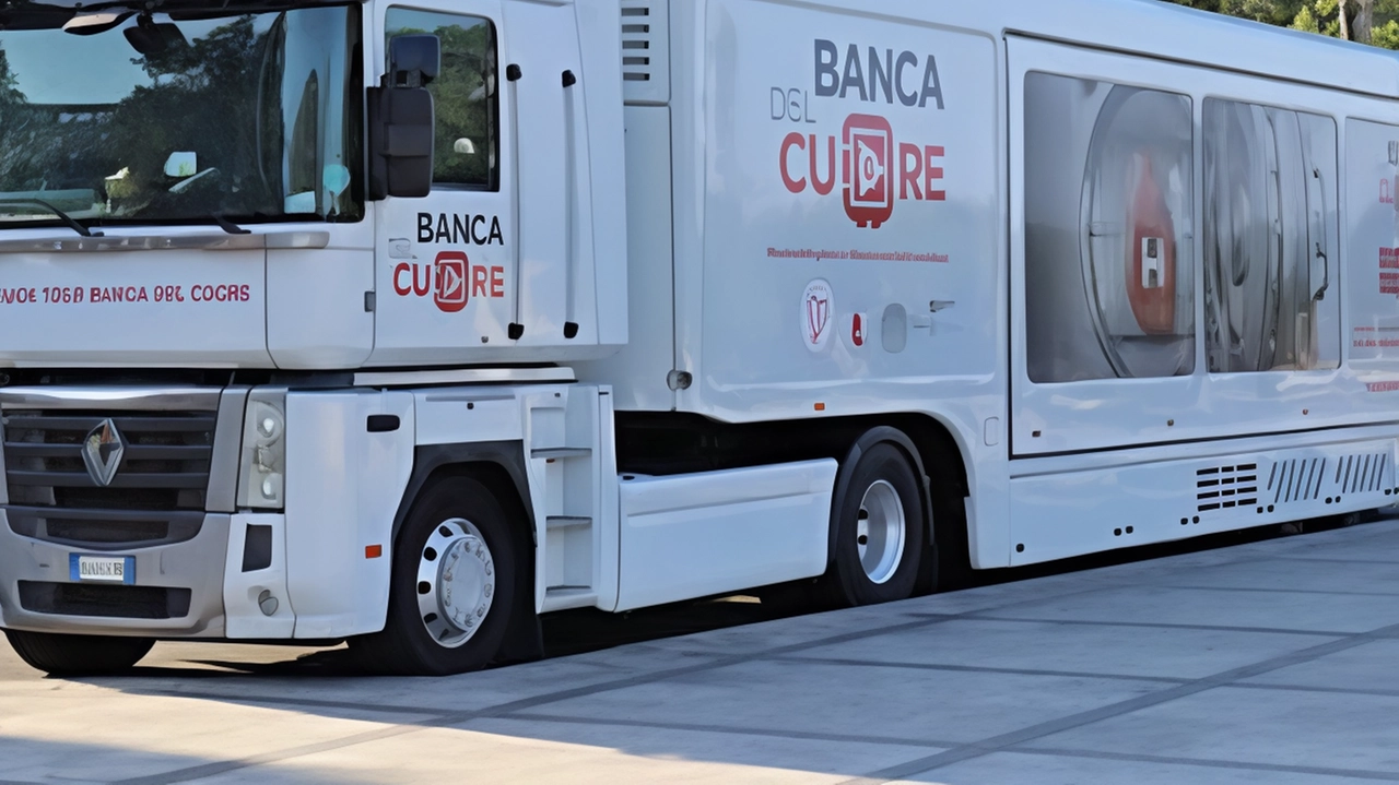 GUBBIO – Sono quasi 300 le eugubine e gli eugubini saliti sul truck di Banca del Cuore, presente in piazza... GUBBIO – Sono quasi 300 le eugubine e gli eugubini saliti sul truck di Banca del Cuore, presente in piazza...