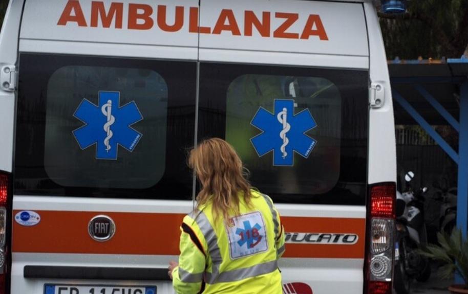 Firenze, tragedia in strada, muore davanti agli amici mentre è in moto Firenze, tragedia in strada, muore davanti agli amici mentre è in moto