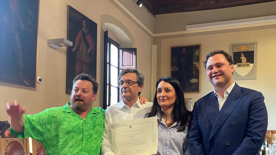 SANSEPOLCRO La riproposizione del concorso dedicato ai vinsanti della zona è stata un autentico successo per Sansepolcro, che nel già ricco... SANSEPOLCRO La riproposizione del concorso dedicato ai vinsanti della zona è stata un autentico successo per Sansepolcro, che nel già ricco...