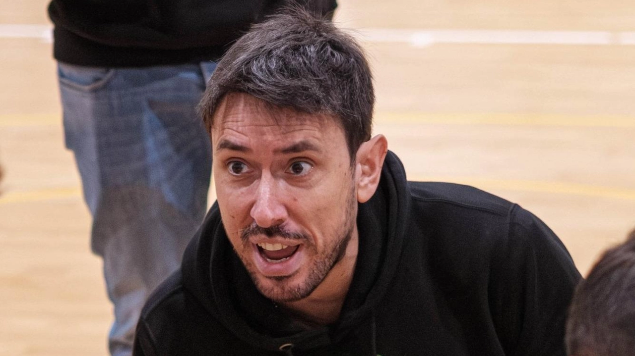 Belletti (foto) in panchina, Nasello, Zeneli e i gemelli Paoli. Sono queste le certezze di casa Costone in vista della... Belletti (foto) in panchina, Nasello, Zeneli e i gemelli Paoli. Sono queste le certezze di casa Costone in vista della...