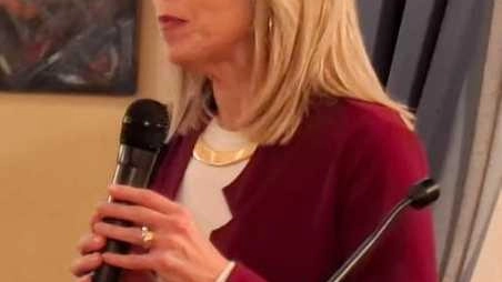 Cristina Andrei, presidente e custode della storica. Accademia Aruntica Cristina Andrei, presidente e custode della storica. Accademia Aruntica
