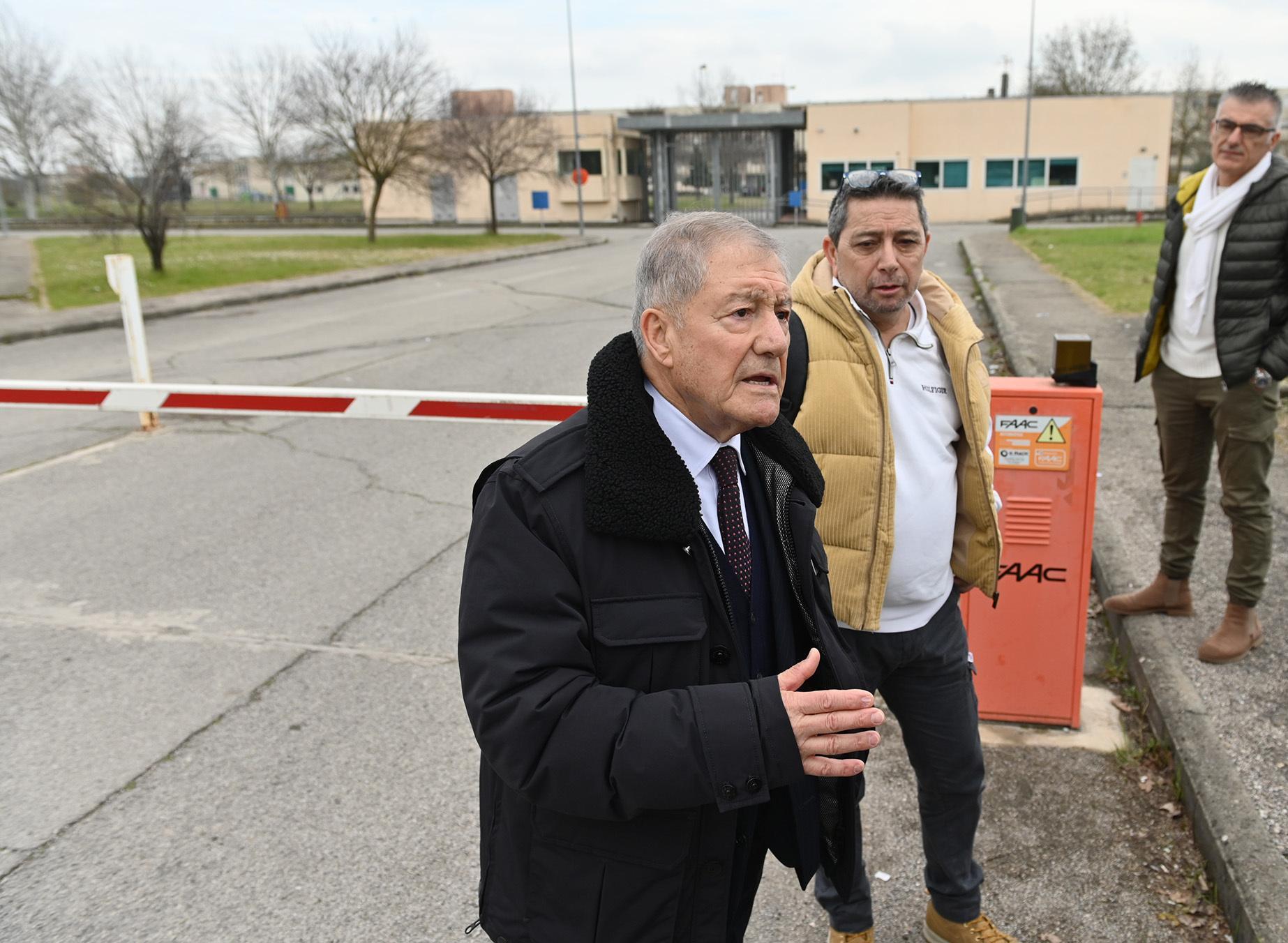 https://www.lanazione.it/image-service/view/acePublic/alias/contentid/ZTAzOTY2MTEtOGQ5Yi00/0/lemergenza-nelle-carceri-umbre-qui-il-doppio-degli-ergastolani.jpeg