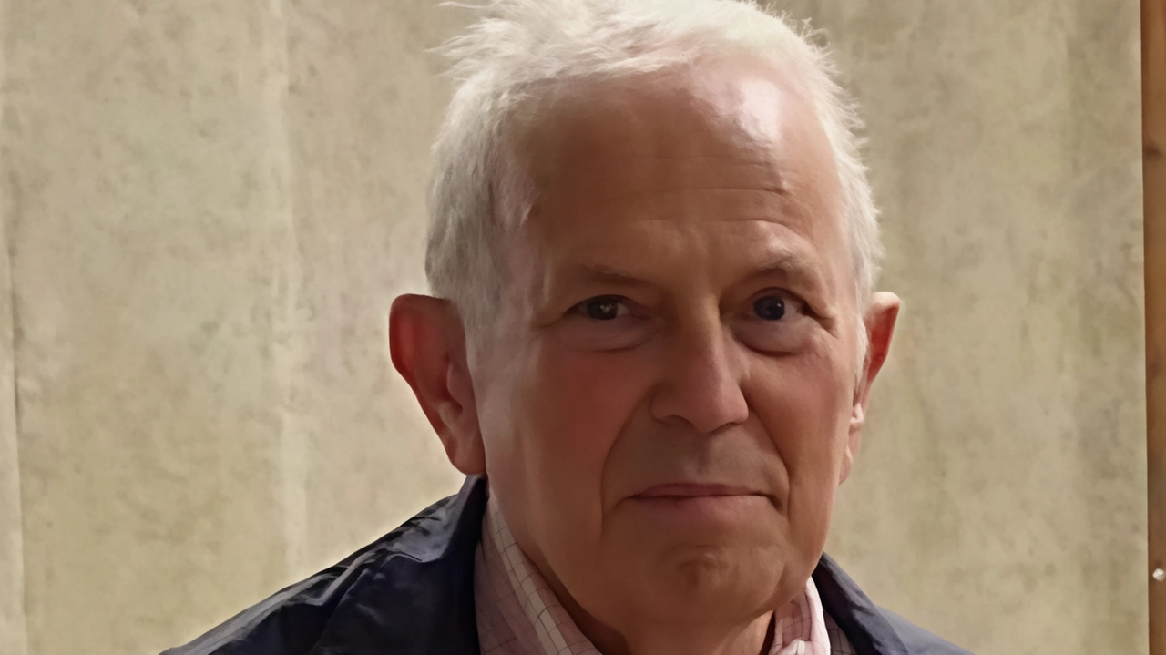Montevarchi piange la scomparsa di Bruno Dini, storico "artigiano" dei motori e punto di riferimento per la comunità. Il suo amore per le due ruote ha lasciato un segno indelebile. Montevarchi piange la scomparsa di Bruno Dini, storico "artigiano" dei motori e punto di riferimento per la comunità. Il suo amore per le due ruote ha lasciato un segno indelebile.
