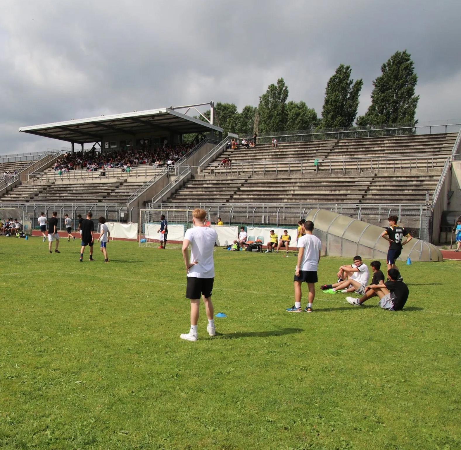 Concessione dello stadio. Il bando "diviso" Concessione dello stadio. Il bando "diviso"