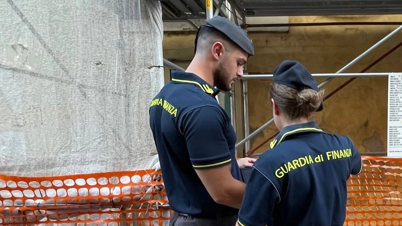 Le indagini della Guardia di Finanza hanno consentito di ricostruire il meccanismo della maxi frode con il bonus facciate (Foto d’archivio) Le indagini della Guardia di Finanza hanno consentito di ricostruire il meccanismo della maxi frode con il bonus facciate (Foto d’archivio)