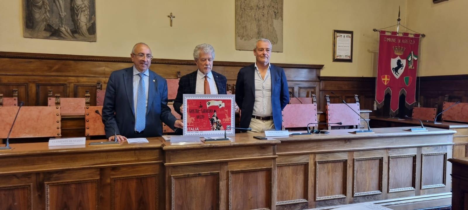 presentato il francobollo della giostra del saracino