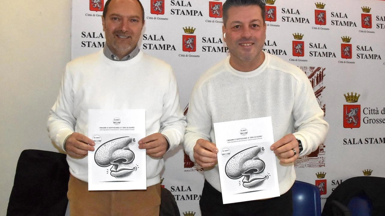 I due esponenti del Movimento Cinque Stelle Giacomo Gori e Massimo Sabatino I due esponenti del Movimento Cinque Stelle Giacomo Gori e Massimo Sabatino