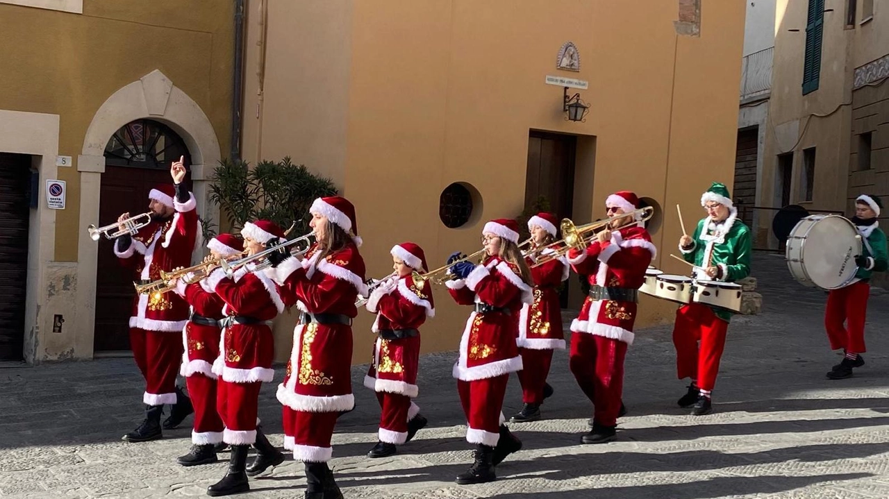 Chianciano Terme celebra il Natale con eventi culturali e bagni notturni alle terme. Scopri il programma completo. Chianciano Terme celebra il Natale con eventi culturali e bagni notturni alle terme. Scopri il programma completo.