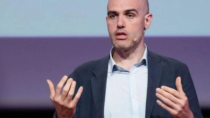 Inizia oggi il festival del giornalismo e presentazioni. Ospiti al Chiostro Dario Fabbri e Germano Dottori. Inizia oggi il festival del giornalismo e presentazioni. Ospiti al Chiostro Dario Fabbri e Germano Dottori.