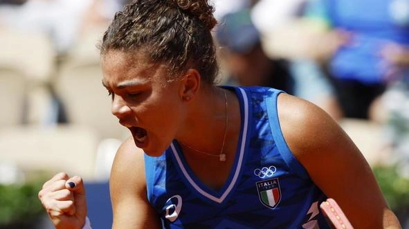 Dopo l’oro olimpico di Parigi in doppio con la Errani, ora Jasmine Paolini è impegnata sui campi di Cincinnati e poi sarà a New York. Ma tutta Bagni di Lucca la aspetta con entusiasmo. Dopo l’oro olimpico di Parigi in doppio con la Errani, ora Jasmine Paolini è impegnata sui campi di Cincinnati e poi sarà a New York. Ma tutta Bagni di Lucca la aspetta con entusiasmo.