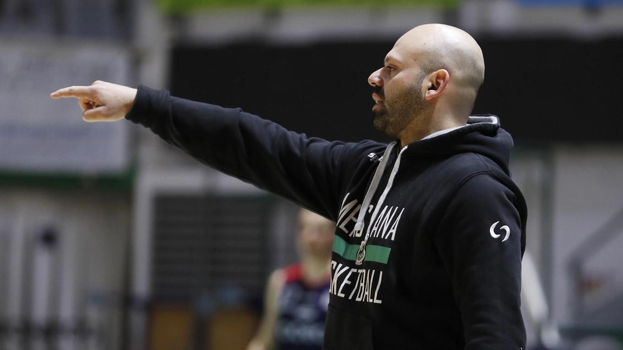 La Mens Sana Basketball completa lo staff tecnico della prima squadra di coach Federico Vecchi inserendo Mirko Pasquinuzzi (nella foto)...