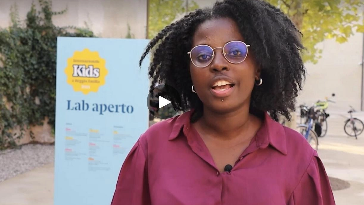 Ai giovani che vogliono intraprendere la carriera di scrittori consiglia di leggere di tutto e di più, anche... Ai giovani che vogliono intraprendere la carriera di scrittori consiglia di leggere di tutto e di più, anche...