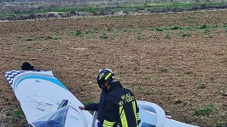 L’ultraleggero caduto a Capannoli L’ultraleggero caduto a Capannoli