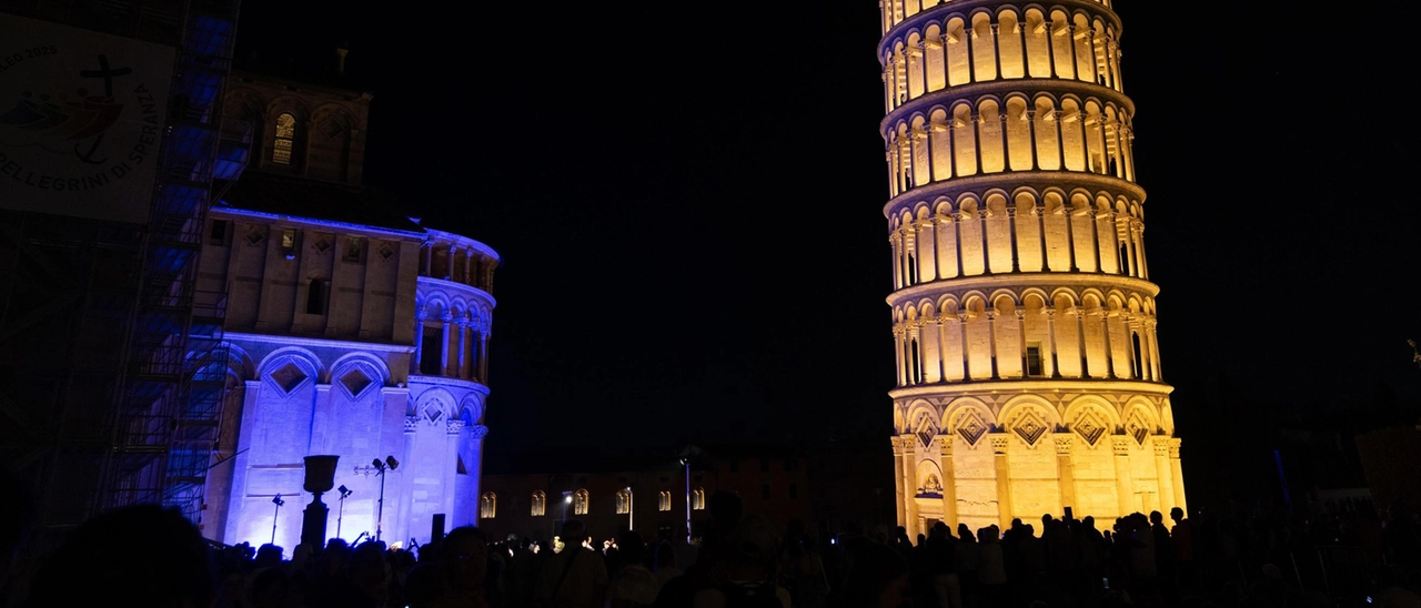 Gran Galà per la Torre. Oltre tremila spettatori nel teatro a cielo aperto di Piazza dei Miracoli