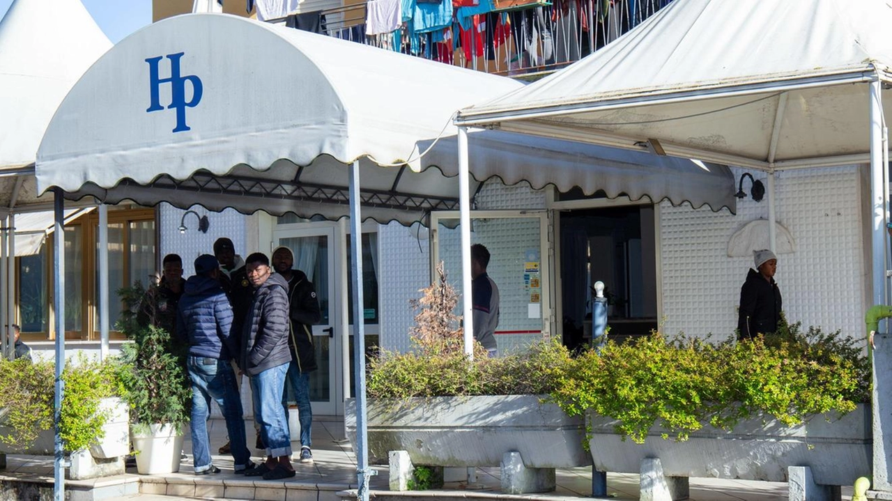 L’ex Hotel Impero si trova in viale Bicchierai (Goiorani)