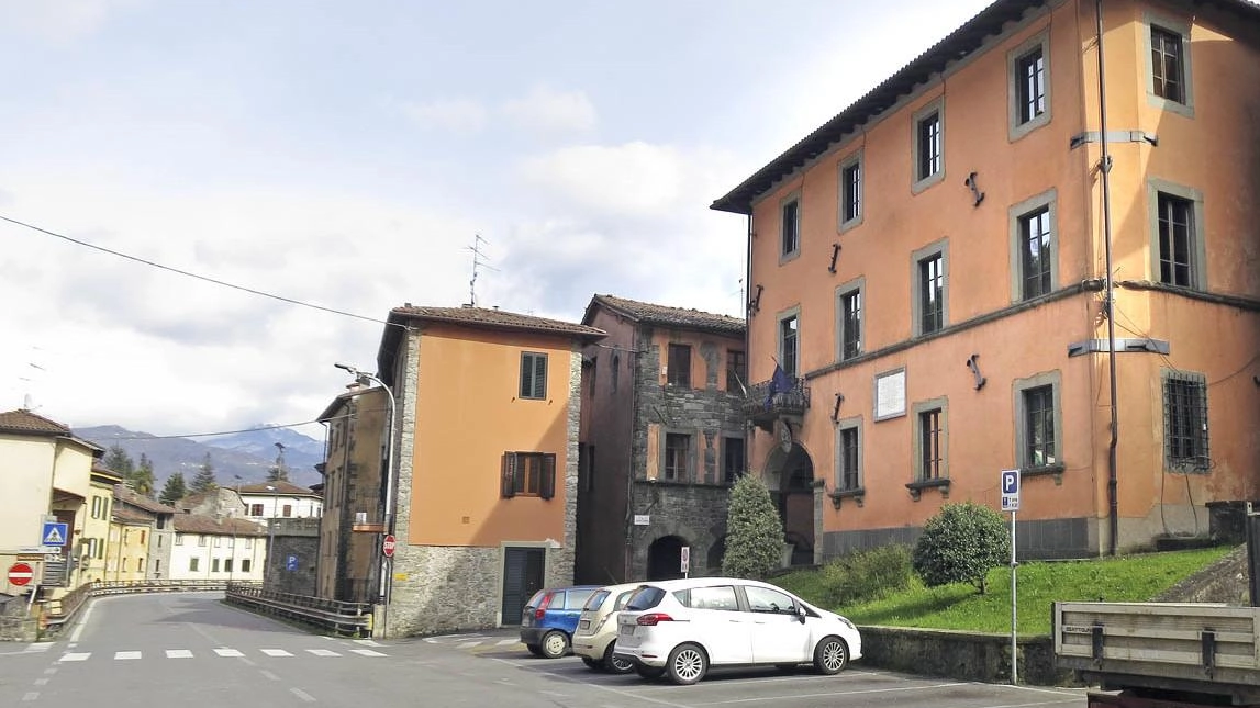 Il Comune di Gallicano (foto Borghesi) Il Comune di Gallicano (foto Borghesi)
