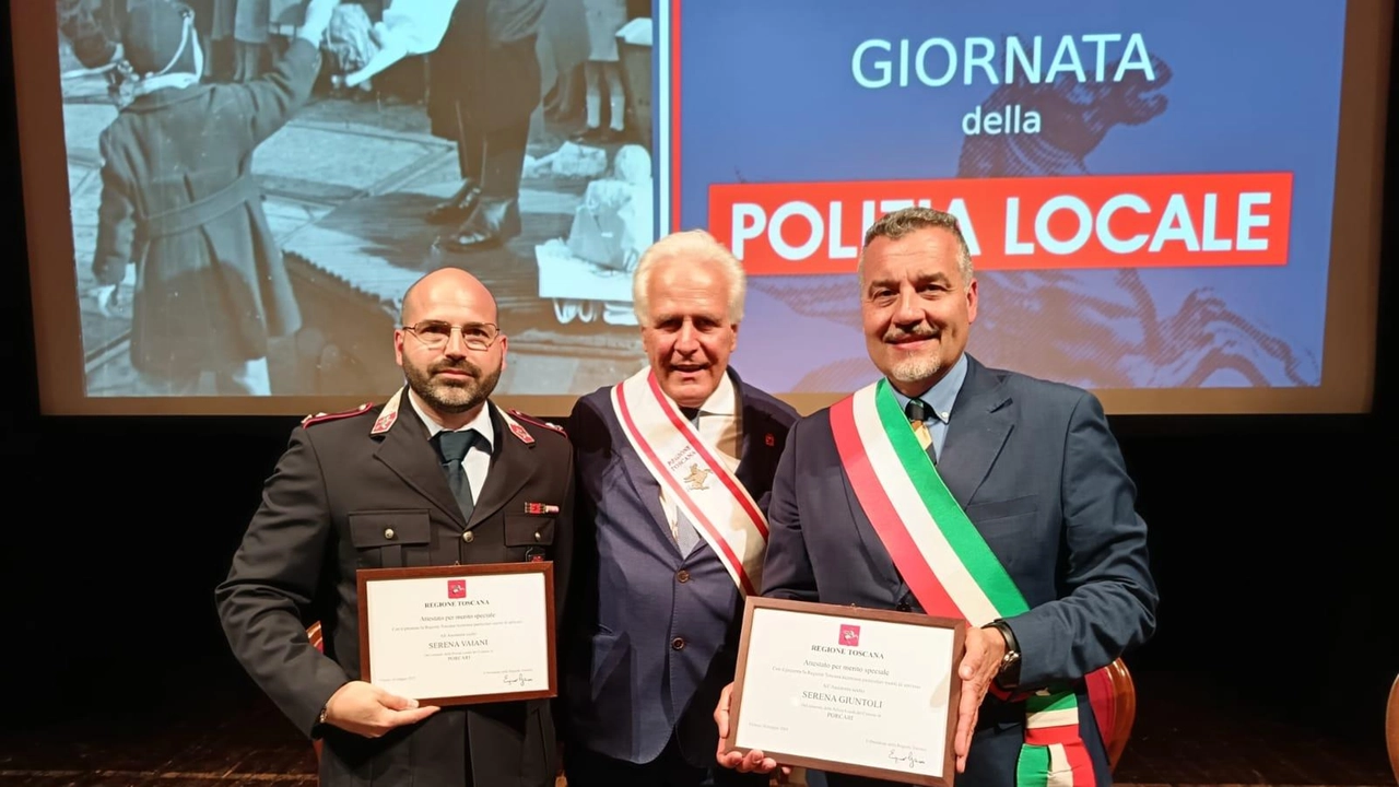 L’encomio assegnato in occasione della prima edizione della Giornata della Polizia locale . L’encomio assegnato in occasione della prima edizione della Giornata della Polizia locale .