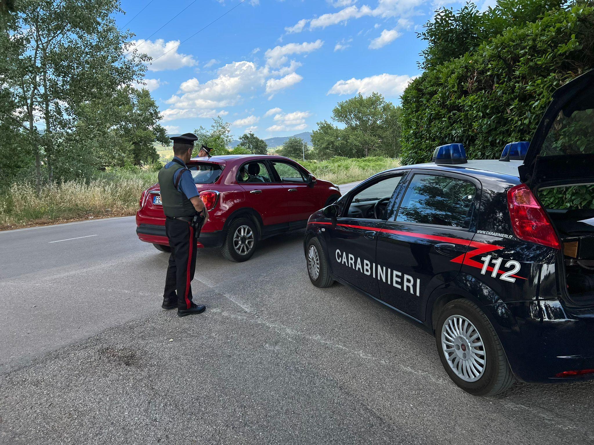Arrestato pusher, aveva in casa oltre 13mila euro in contanti e 15 dosi di droga Arrestato pusher, aveva in casa oltre 13mila euro in contanti e 15 dosi di droga