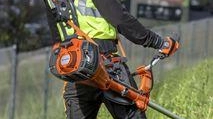 Stava tagliando l’erba con il decespugliatore a bordo strada, sulla Provinciale Lucchese ad Altopascio, quando, all’improvviso, la lama deve aver... Stava tagliando l’erba con il decespugliatore a bordo strada, sulla Provinciale Lucchese ad Altopascio, quando, all’improvviso, la lama deve aver...