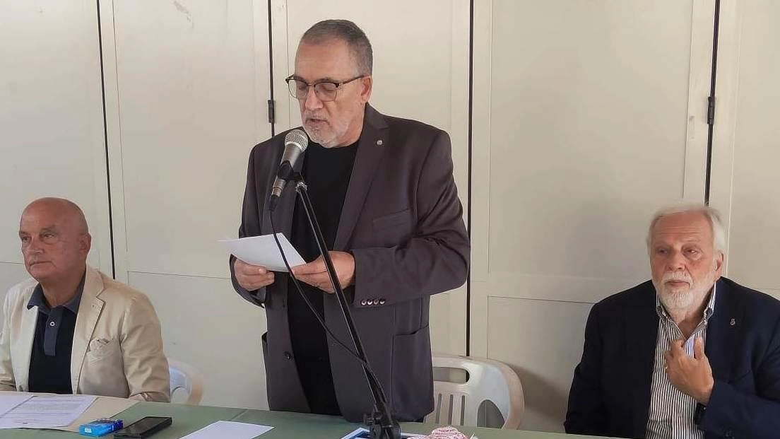 L’ex assessore Francesco Fratellini (al centro) con Masci (alla sua destra) e Ansideri (alla sua sinistra) L’ex assessore Francesco Fratellini (al centro) con Masci (alla sua destra) e Ansideri (alla sua sinistra)