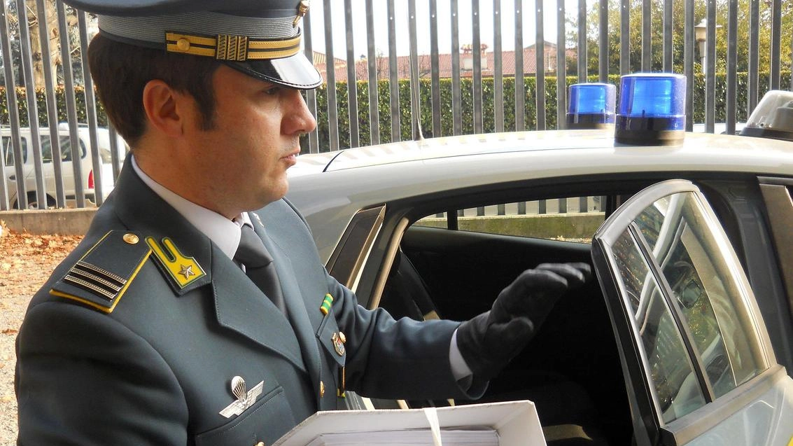 I militari della guardia di Finanza (foto repertorio) I militari della guardia di Finanza (foto repertorio)