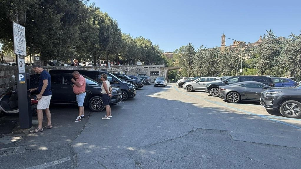 Nuovo piano dei parcheggi a Montepulciano per residenti e turisti: è l’annuncio dell’amministrazione comunale Nuovo piano dei parcheggi a Montepulciano per residenti e turisti: è l’annuncio dell’amministrazione comunale