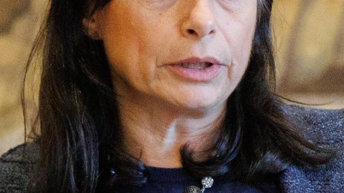 La consigliera Orlanza critica la Provincia per aver indetto un concorso senza seguire la mobilità esterna, violando il regolamento. La consigliera Orlanza critica la Provincia per aver indetto un concorso senza seguire la mobilità esterna, violando il regolamento.