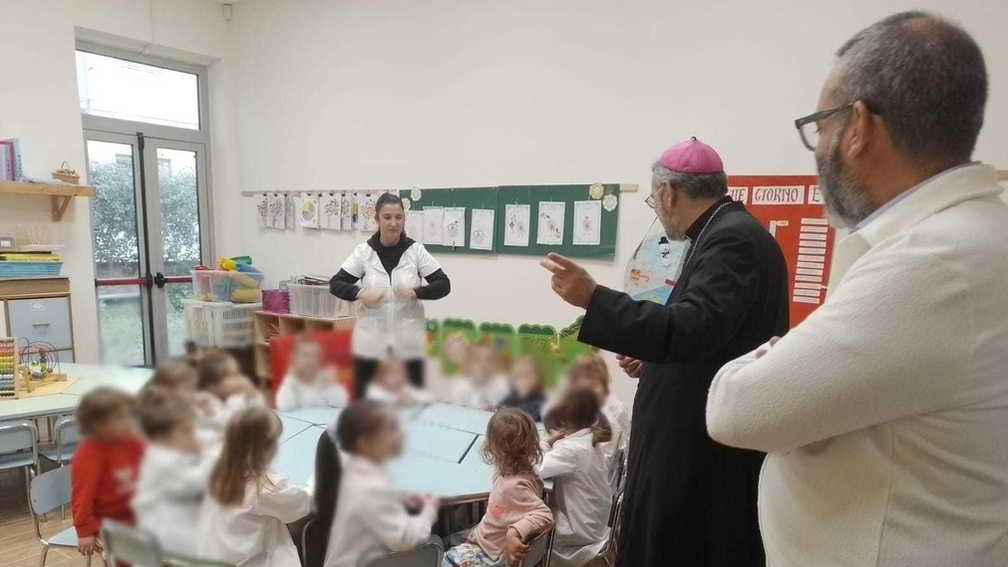 Grande festa con i piccoli della scuola dell’infanzia e della primaria paritaria . Grande festa con i piccoli della scuola dell’infanzia e della primaria paritaria .