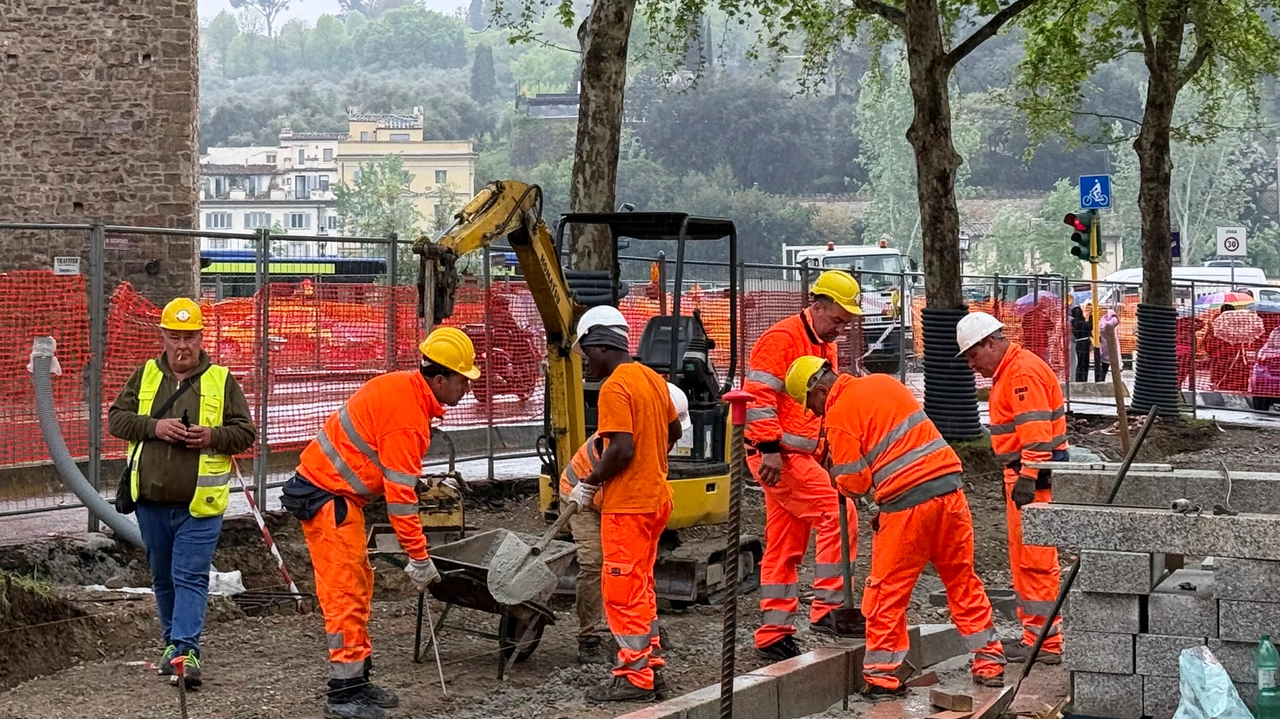 Un cantiere della tramvia (New Press Photo) Un cantiere della tramvia (New Press Photo)