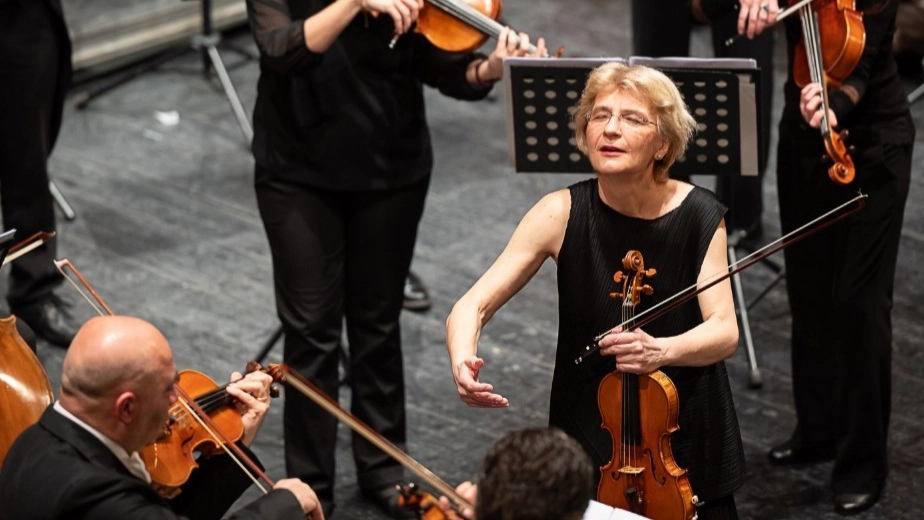 Prato, in concerto Antje Weithaas e la Camerata Strumentale