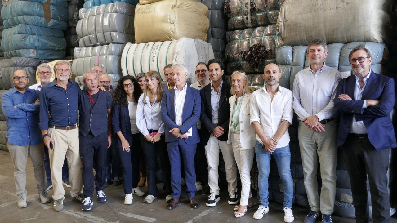 La delegazione al completo durante la visita a Comistra di Fabrizio Tesi foto Attalmi La delegazione al completo durante la visita a Comistra di Fabrizio Tesi foto Attalmi