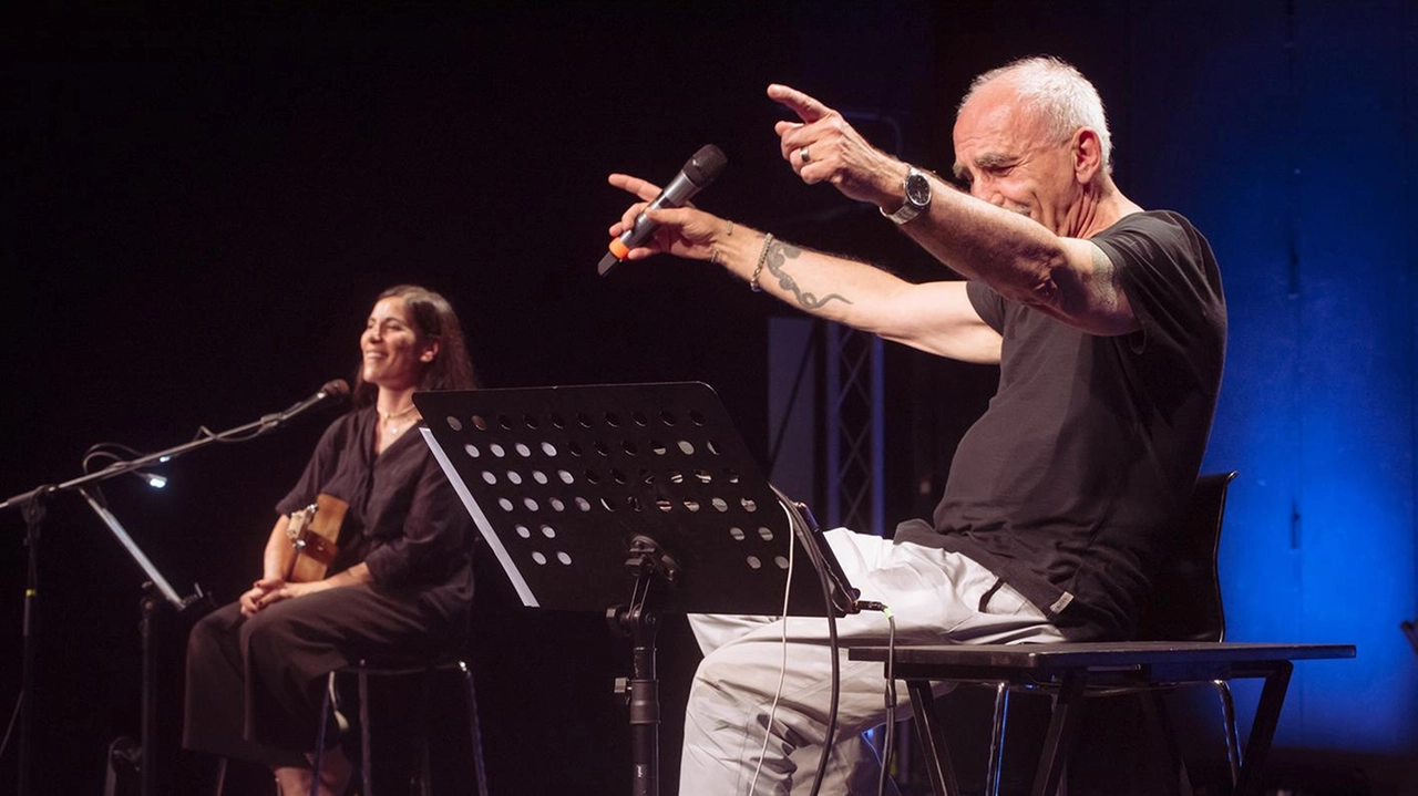 Paola Turci e Gino Castaldo saliranno giovedì sul palco del Santa Fiora in Musica per un omaggio alle più belle voci femminili del panorama italiano L’evento, tempo permettendo,. si svolgerà nella suggestiva cornice della Peschiera Paola Turci e Gino Castaldo saliranno giovedì sul palco del Santa Fiora in Musica per un omaggio alle più belle voci femminili del panorama italiano L’evento, tempo permettendo,. si svolgerà nella suggestiva cornice della Peschiera