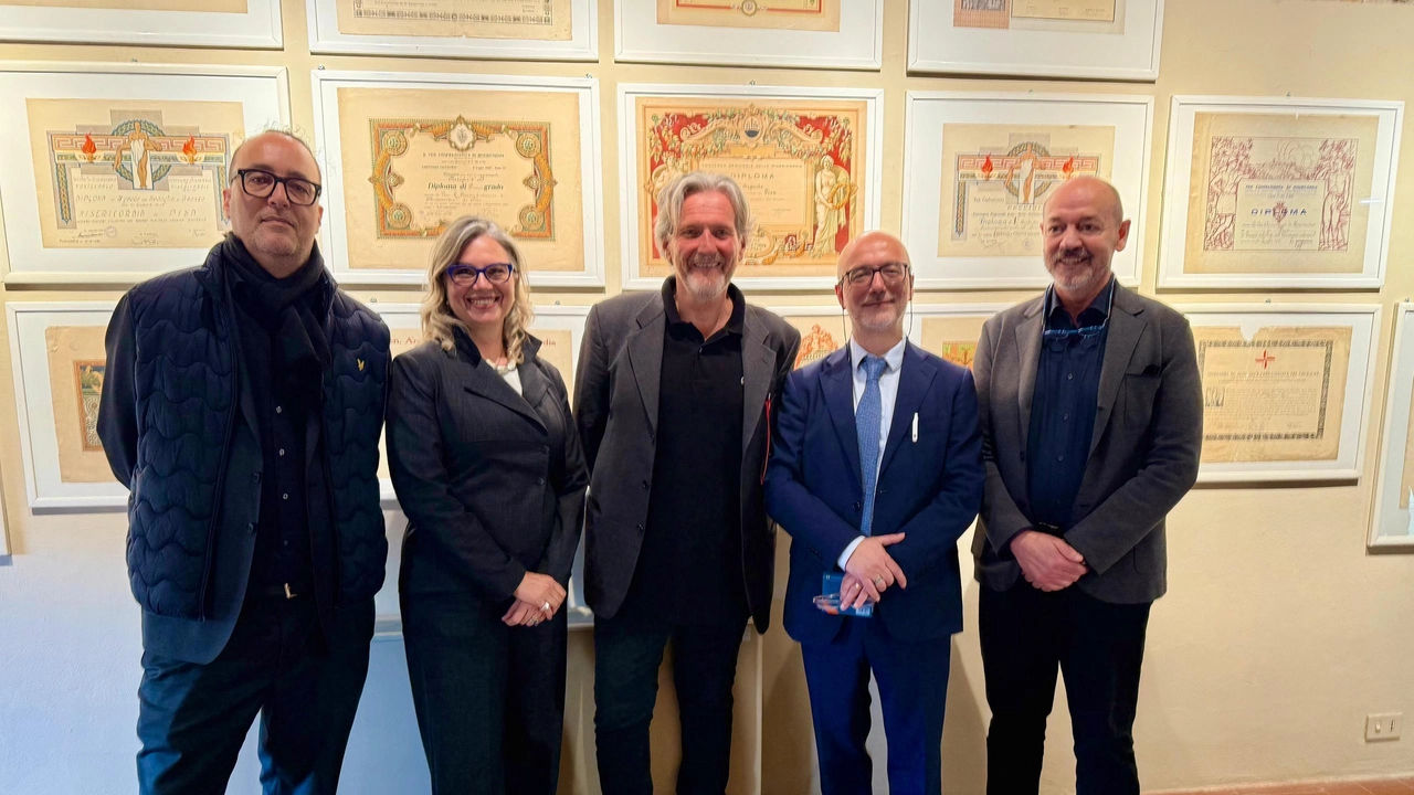 Le vesti confraternitali e i documenti figurativi in grado di testimoniarne significati e pratiche d’uso: la mostra al museo della grafica di Palazzo Lanfranchi. Le vesti confraternitali e i documenti figurativi in grado di testimoniarne significati e pratiche d’uso: la mostra al museo della grafica di Palazzo Lanfranchi.
