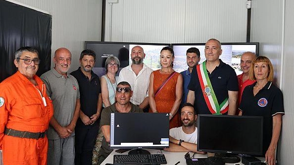La centrale operativa de «Gli Occhi del Bosco» ha rafforzato la videosorveglianza La centrale operativa de «Gli Occhi del Bosco» ha rafforzato la videosorveglianza