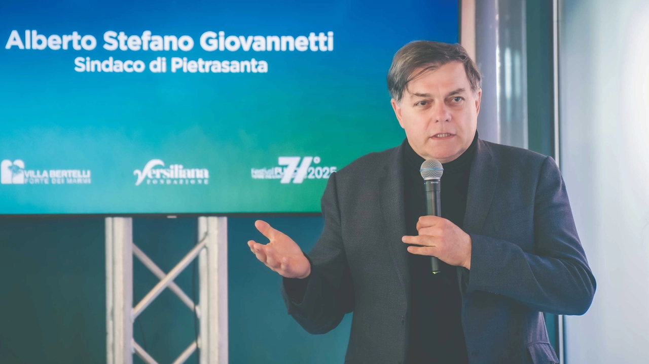 Alberto Stefano giovannetti, il sindaco di Pietrasanta in carica dal 2018 nella conferenza Alberto Stefano giovannetti, il sindaco di Pietrasanta in carica dal 2018 nella conferenza