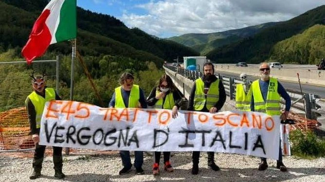 Il portavoce Gianluca Cirignoni, altotiberino con un passato da consigliere regionale parla chiaro. La richiesta è del gruppo di cittadini formatosi all’indomani della chiusura del viadotto Puleto . . Il portavoce Gianluca Cirignoni, altotiberino con un passato da consigliere regionale parla chiaro. La richiesta è del gruppo di cittadini formatosi all’indomani della chiusura del viadotto Puleto . .