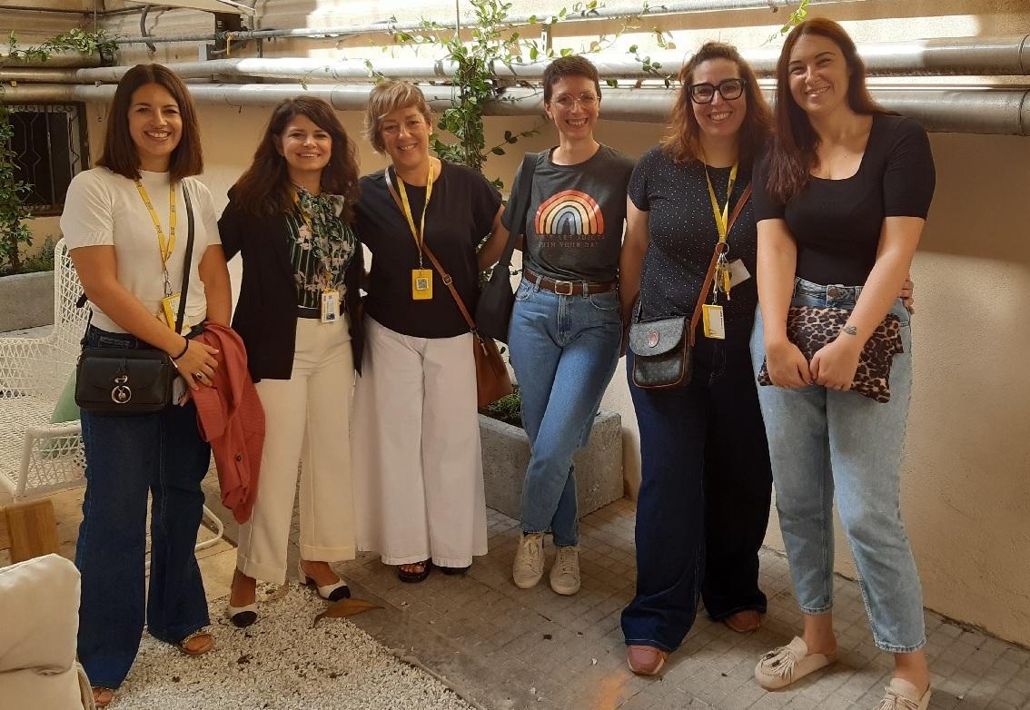 https://www.lanazione.it/image-service/view/acePublic/alias/contentid/ZTI1NjFiYWYtZDVlNy00/0/il-giardino-che-cura-nel-chiostro-di-senologia-unoasi-di-serenita.jpeg?f=1.90:1&w=1200