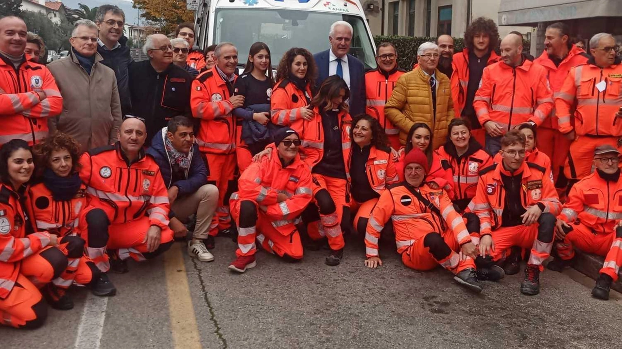 Secci, presidente dell’associazione: "Non c’è grande interesse, basterebbero poche ore". Volontari in campo per accompagnare gli anziani delle zone di San Giorgio a Colonica e Paperino. . Secci, presidente dell’associazione: "Non c’è grande interesse, basterebbero poche ore". Volontari in campo per accompagnare gli anziani delle zone di San Giorgio a Colonica e Paperino. .