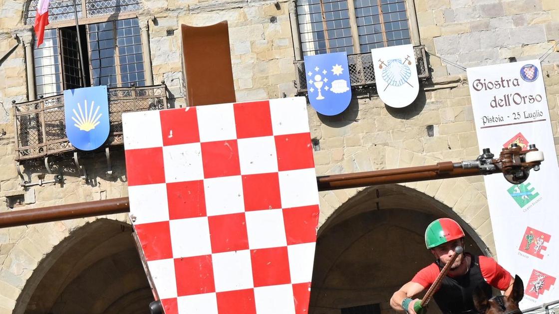 Quando le radici diventano ali . La festa che invita a riflettere Quando le radici diventano ali . La festa che invita a riflettere