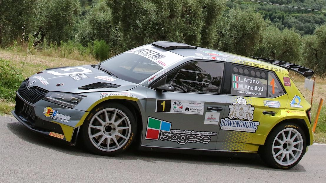 Luca Artino è stato tra i protagonisti dell’edizione 2024 del Rally di Montecatini e Valdinievole vinto dagli aostani Vona-D’Agostino (Amicorally) Luca Artino è stato tra i protagonisti dell’edizione 2024 del Rally di Montecatini e Valdinievole vinto dagli aostani Vona-D’Agostino (Amicorally)