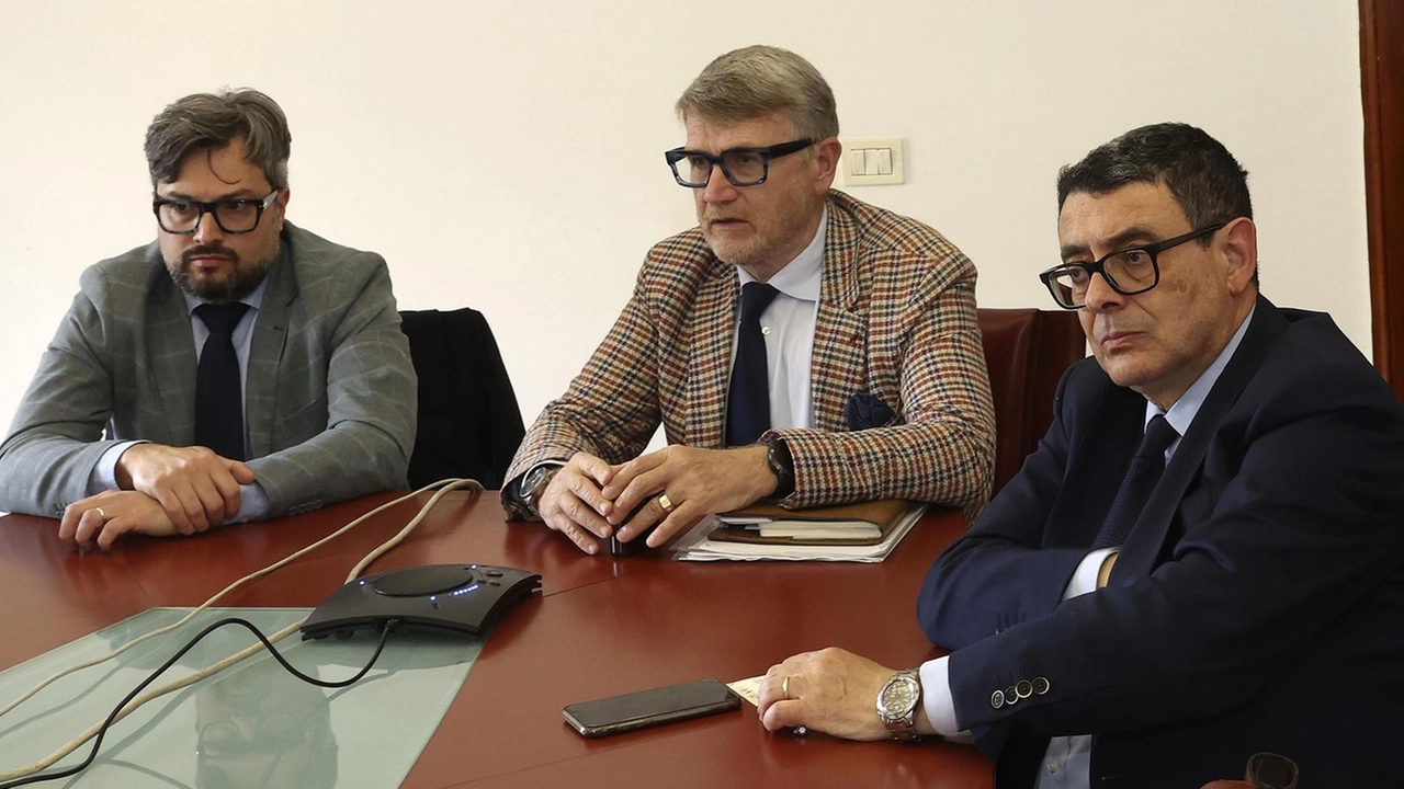 Tavolo tra Azienda regionale per il diritto allo studio universitario, le Università e il Comune di Siena Tavolo tra Azienda regionale per il diritto allo studio universitario, le Università e il Comune di Siena