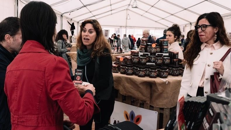 Altrocioccolato a Città di Castello: richieste di sostenibilità e formazione, appello alla prossima presidente della Regione Umbria. Gran chiusura con Anarchia Ritmica Marching Band. Altrocioccolato a Città di Castello: richieste di sostenibilità e formazione, appello alla prossima presidente della Regione Umbria. Gran chiusura con Anarchia Ritmica Marching Band.