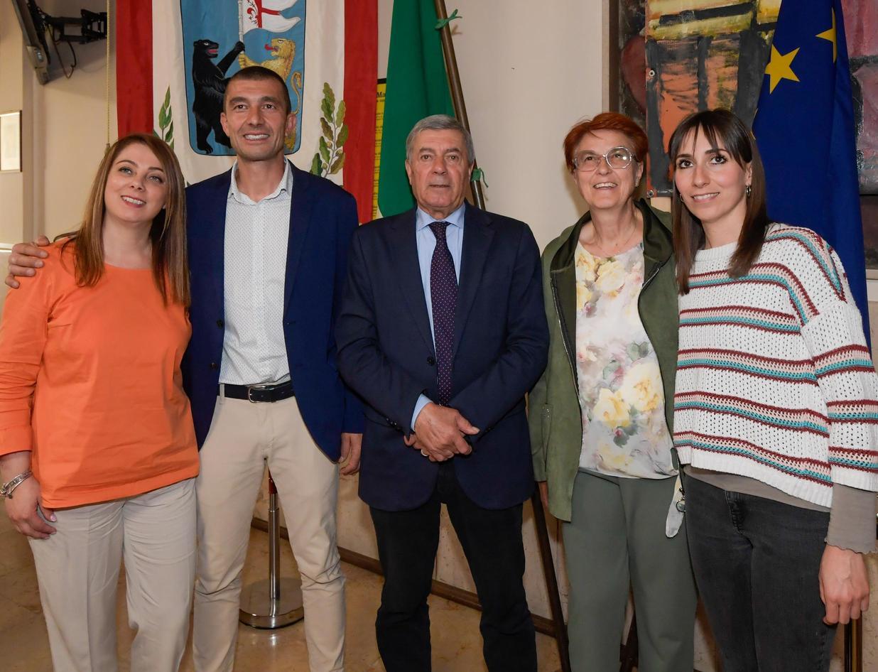 https://www.lanazione.it/image-service/view/acePublic/alias/contentid/ZTJhY2Y2NGItNGM1MS00/0/il-sindaco-azzera-tutta-la-giunta-ripartenza-nel-segno-dei-socialisti.jpeg